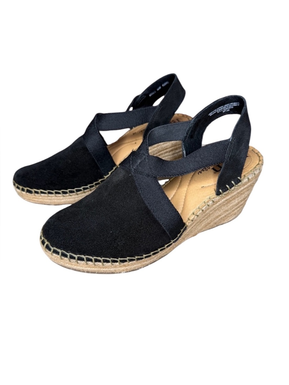 NWOT BORN Drilles closed toe wedge sandals